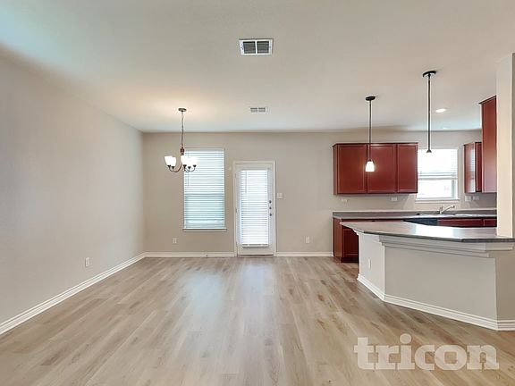 3rd image of 2631 Green Leaf Way