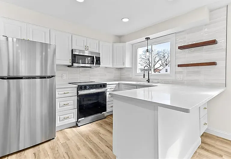 21-23 Joy St #2 — Photo 1
