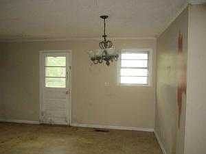 5th image of 181 Ross Ave