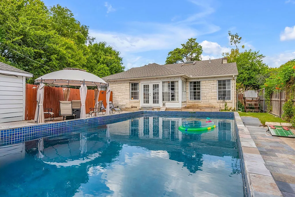 2240 Lawndale Dr — Photo 1