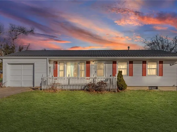 308 W 9th St, Carrollton, MO 64633