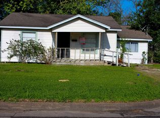 926 Strawberry Rd, Pasadena, TX 77506