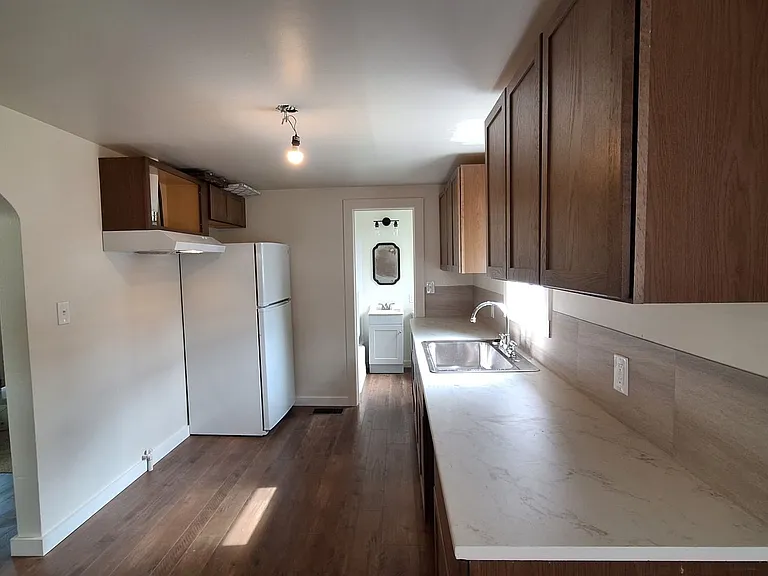 504 5th Ave W — Photo 2