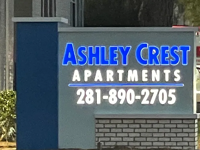 Ashley Crest — Photo 56