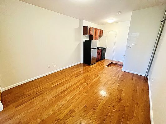 4th image of 99 Saint Marks Pl APT 3E