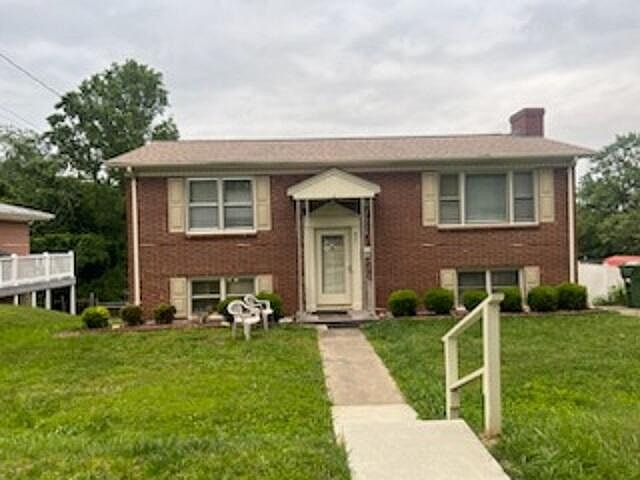 1st image of 821 Westview Dr