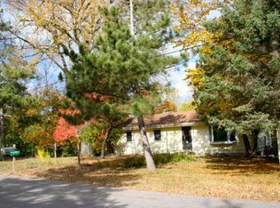 25580 Nelsine Dr, Shorewood, MN 55331