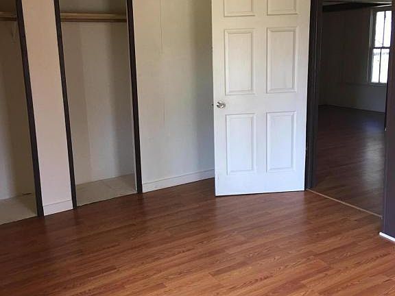 5th image of 117 N Lamar St