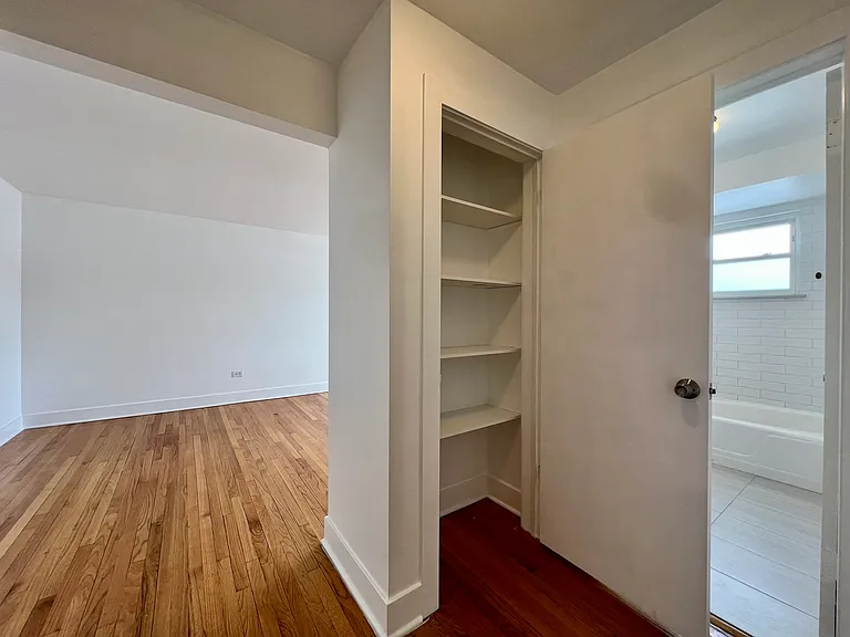 6540 N Damen Ave #2S — Photo 10