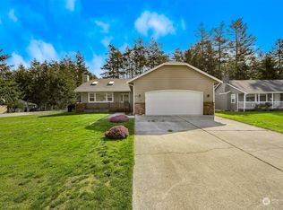 1320 Morning Mist Ln, Oak Harbor, WA 98277
