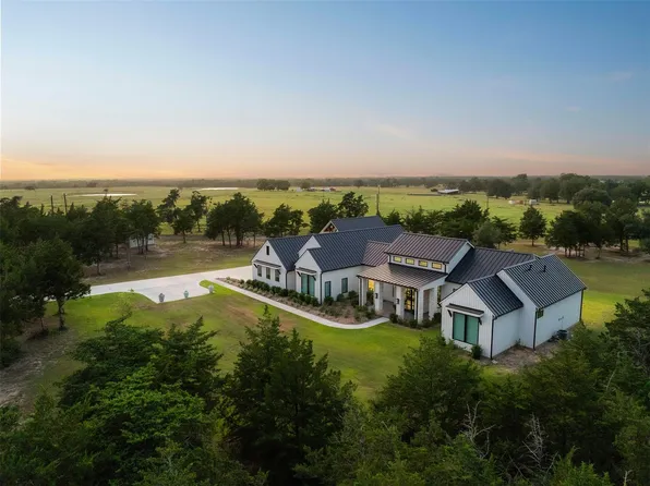 598 Vineyard View Trl, Carmine, TX 78932