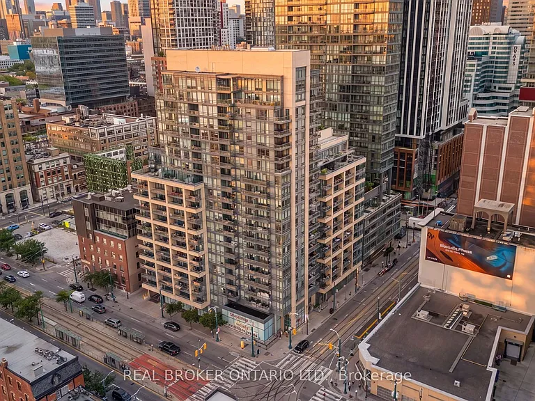 438 King St W #1404 — Photo 1