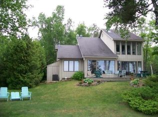 3920 Edgewater Dr, Cheboygan, MI 49721