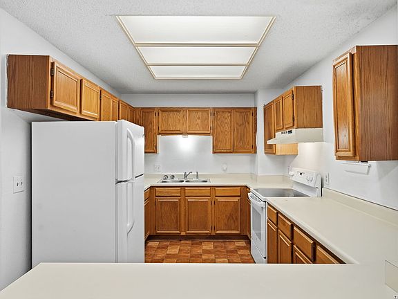 5th image of 541 Canyon Circle Dr