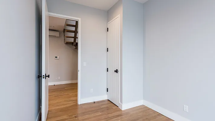 Rented by Nooklyn NYC LLC | media 22