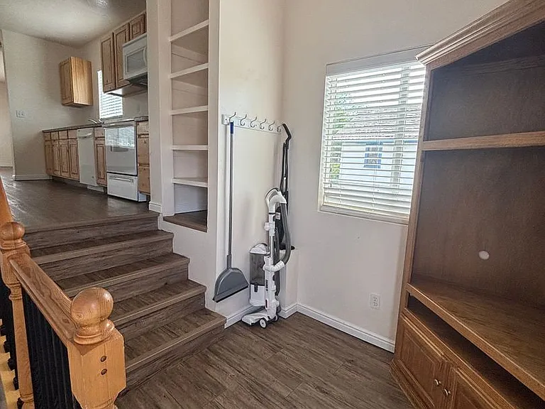 303 N 100 W #B — Photo 3