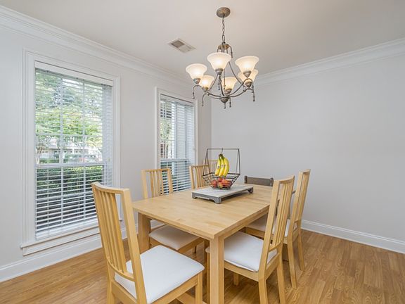 5th image of 202 Masons Creek Cir