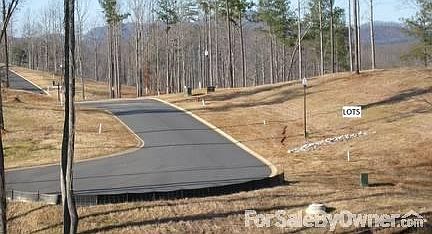 Double size lot
						:
						The 2 lots are combined into 1 lot. The lots are to the right.