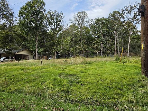 5th image of 108 Meadow Ln