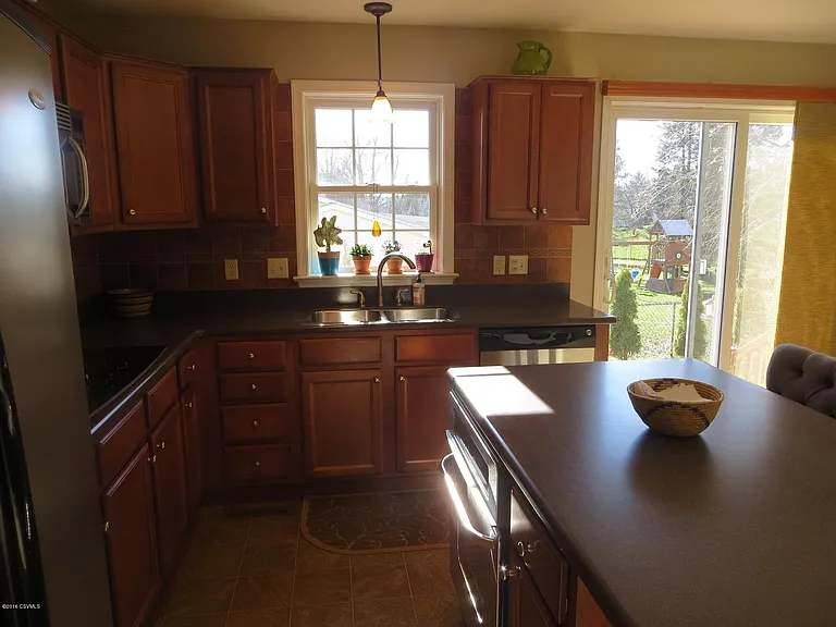 9 Delwood Dr — Photo 7
