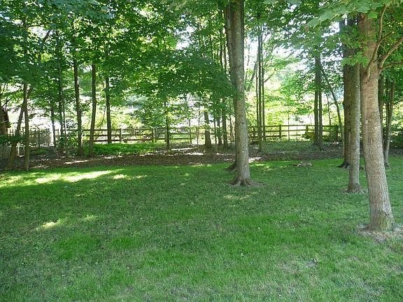 3rd image of 279 W Hull Dr