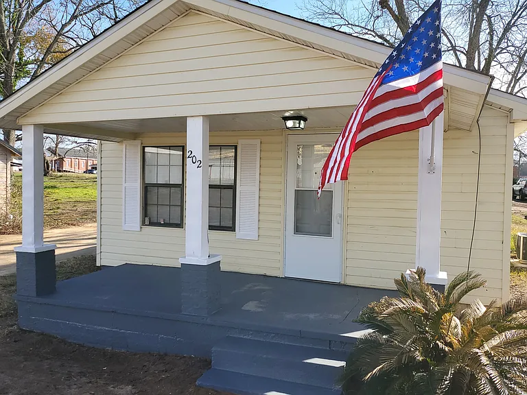 200 Mill Ave — Photo 2
