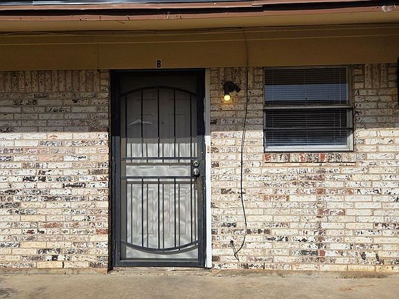 3rd image of 601 Sunset Ln #B