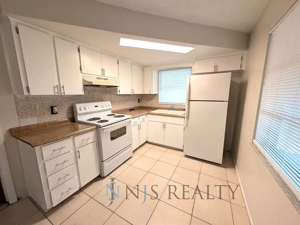 1209 Maybury Dr