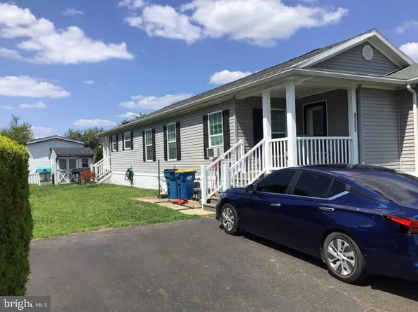 9702 Lowell Dr, Morrisville, PA 19067