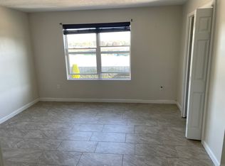 9 Columbia St #2, Holyoke, MA 01040