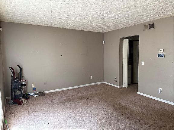 3rd image of 3269 Abbeywood Dr