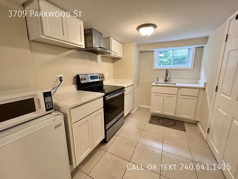 3709 Parkwood St — Photo 4