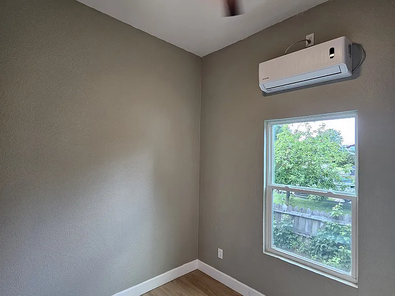 217 E Myrtle St #B — Photo 6