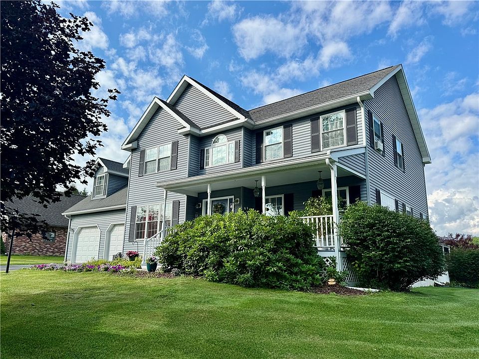 1st image of 11 Diane Dr