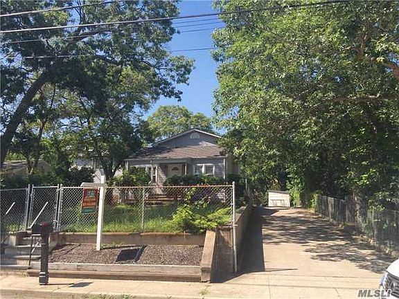 3rd image of 66 Cedar Oaks Ave