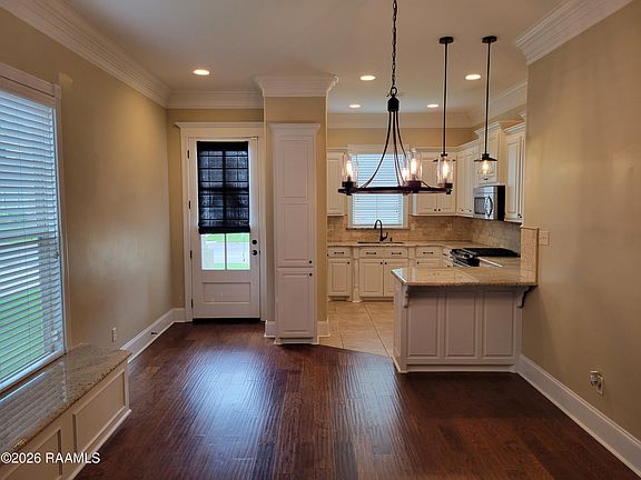 4th image of 405 Summerland Key Ln