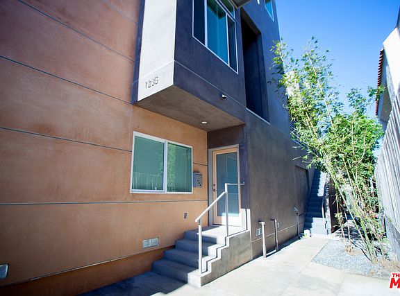 2nd image of 1233 23rd St Unit 1235