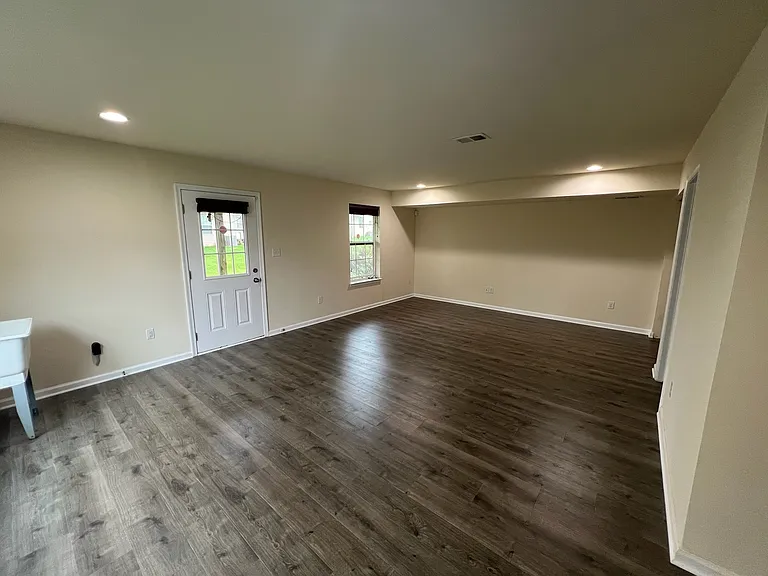 788 Jacobsen Cir — Photo 17