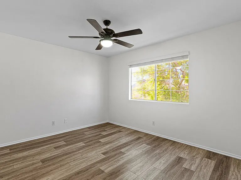 Summer House Apartments — Photo 18