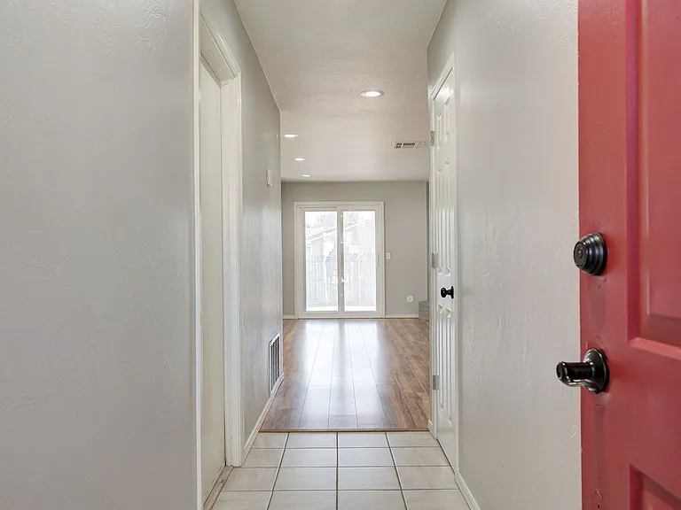 429 Belmont Dr — Photo 5