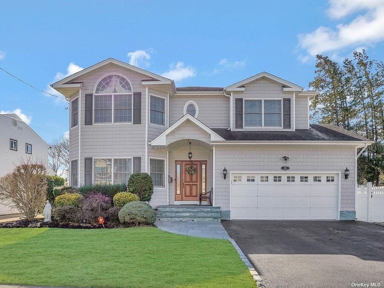 150 Monroe Street, Massapequa Park, NY 11762 Zillow