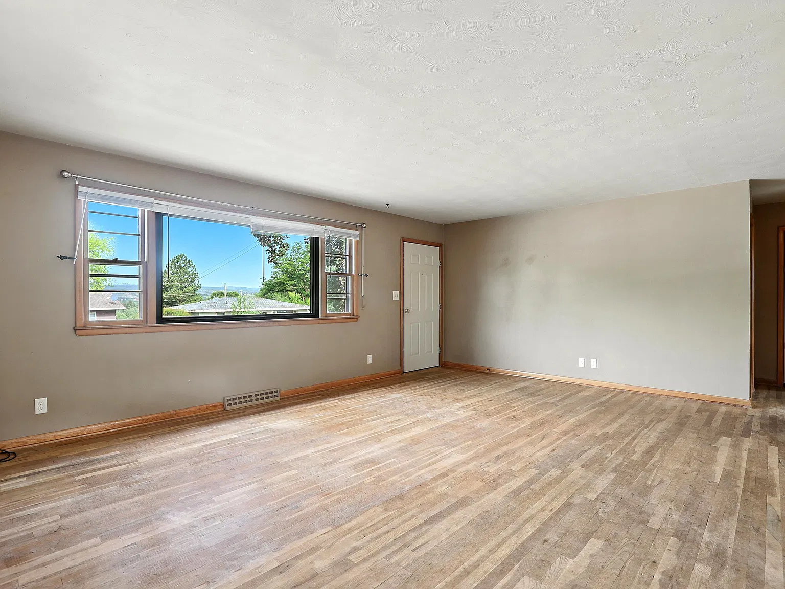 3 bed, 1680 sqft, $1,800 — Photo 4