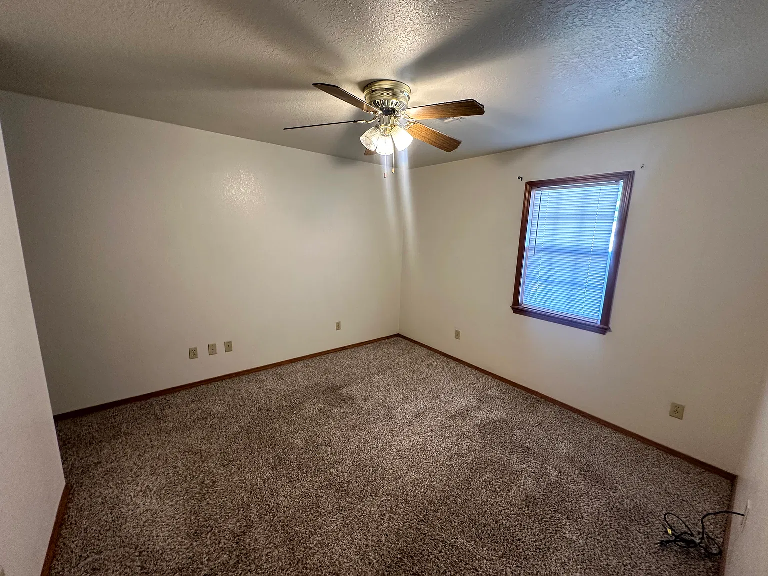 3 bed, 1200 sqft, $1,500 — Photo 4