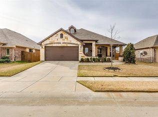 1008 Stampede Dr, Aubrey, TX 76227
