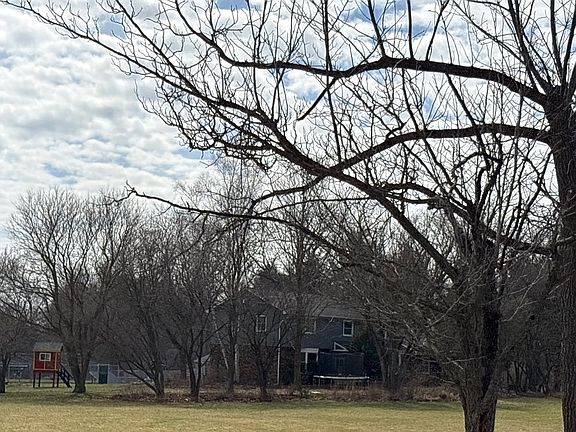 3rd image of 8855 Gross Rd