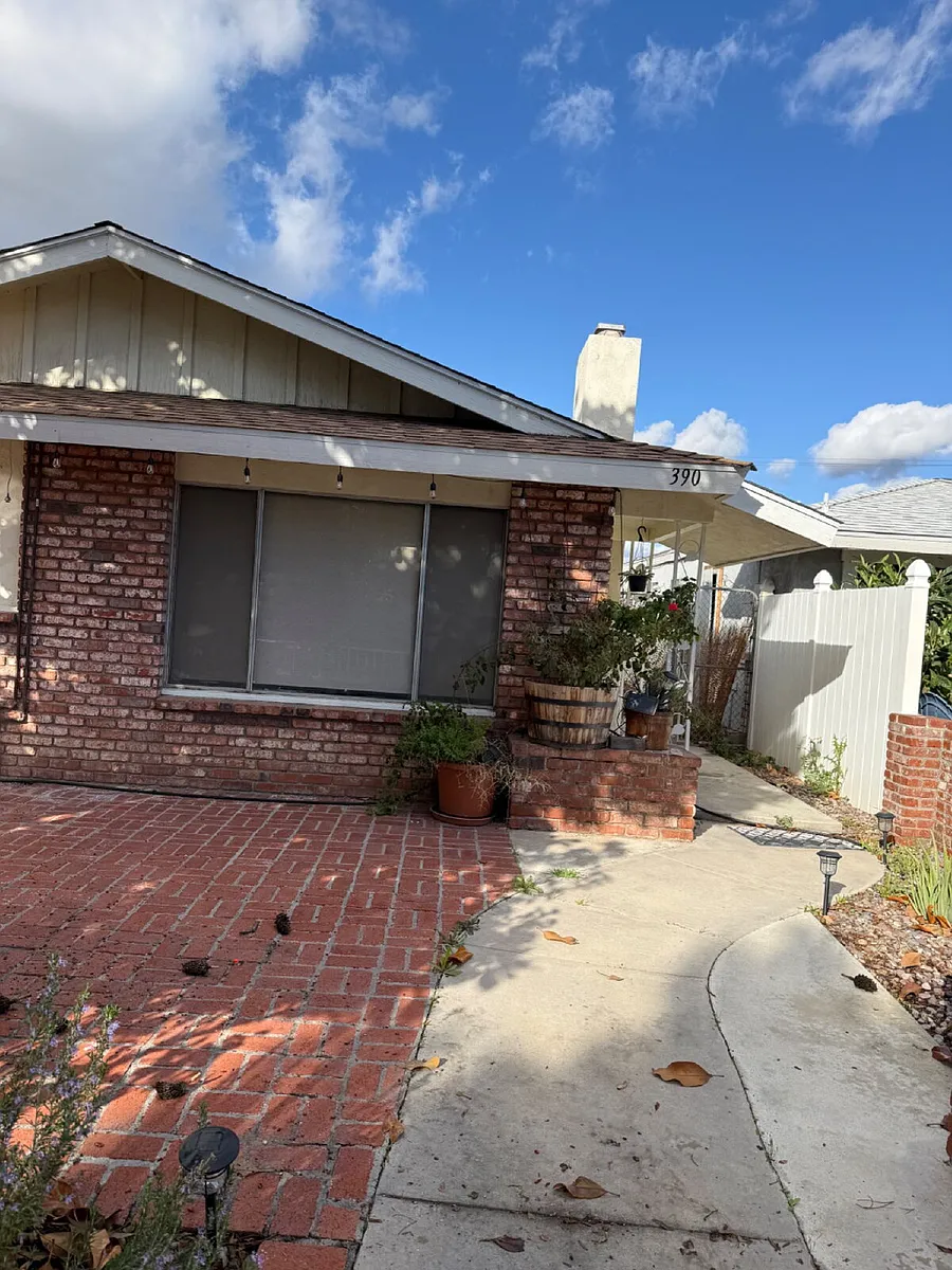 Building Photo - 390 Magnolia Cir