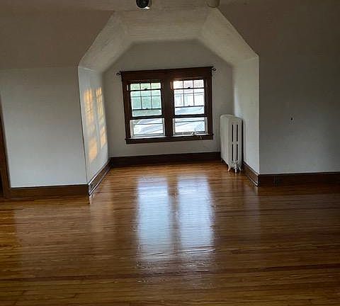 Each side of the great room has a dormer with large windows. Great for ventilation.