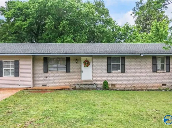 2502 Redmont Rd NW, Huntsville, AL 35810