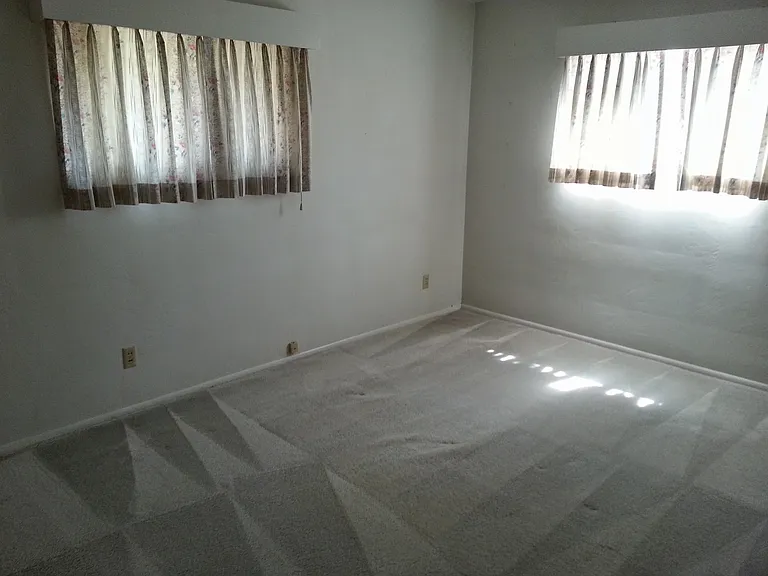 2125 Tyler St — Photo 15