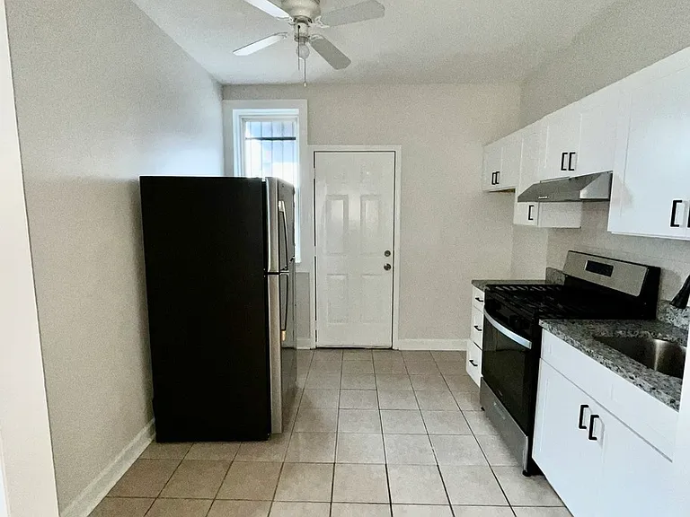 2140 N Kildare Ave #3 — Photo 3